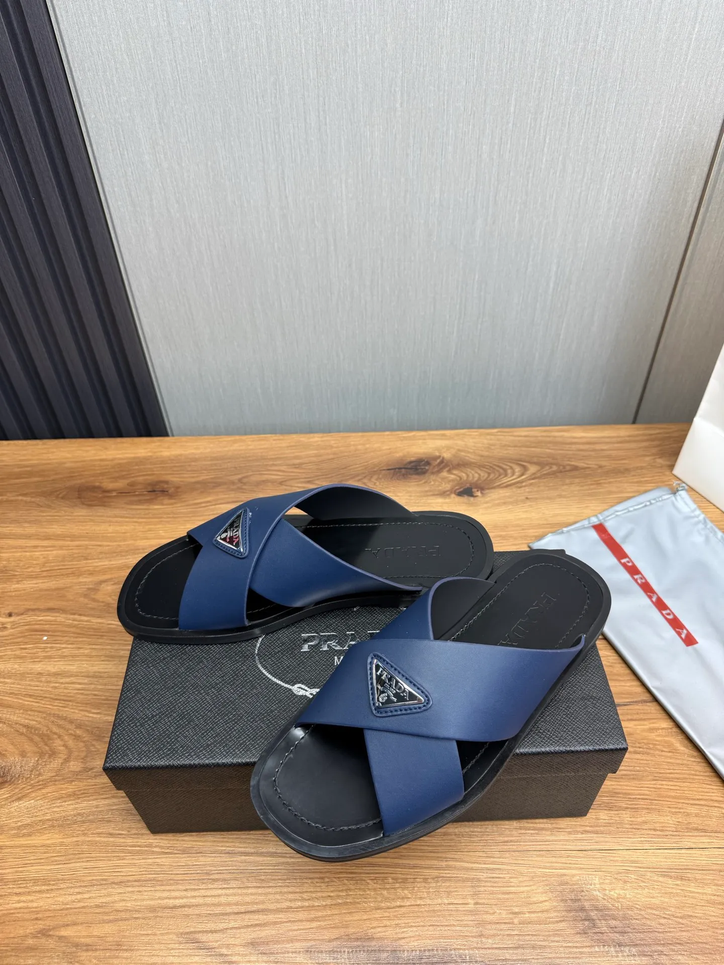 Factory price 340💰 ＰＲＡＤＡPrada - popular men's slippers hot sale 🔥 🩴Official website one to one production 38-45 sizes 45 46 🉑️Customized!